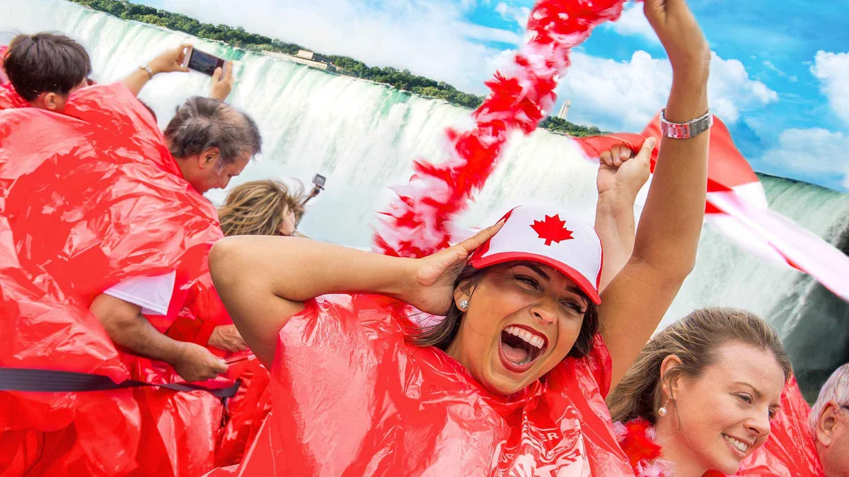 Airport and Bay St pickup, 10:30 AM start on a Niagara Falls tour from Toronto, Ontario